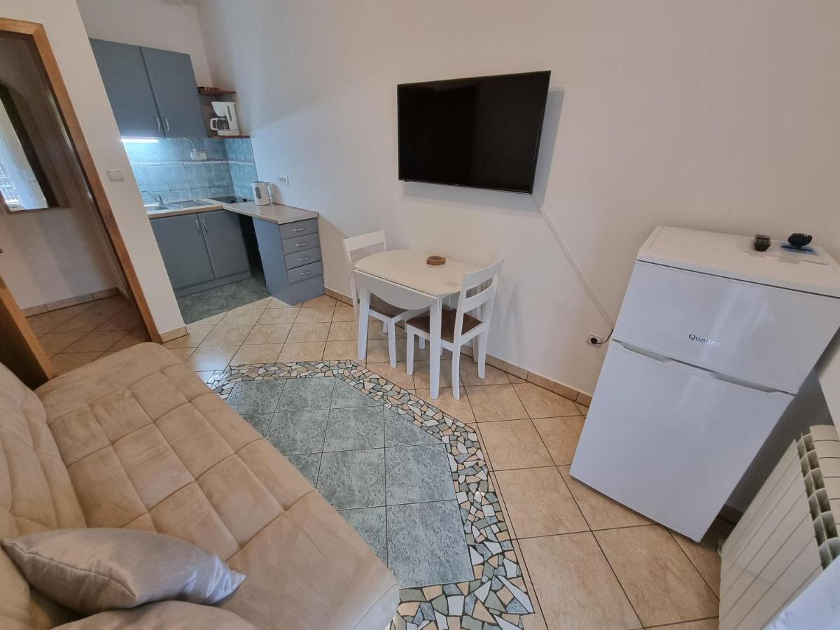 Ferienwohnung Apartman 2 Ližnjan Exterior foto