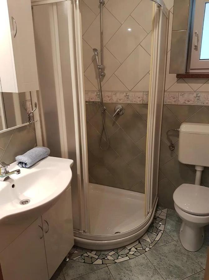 Ferienwohnung Apartman 2 Ližnjan Exterior foto