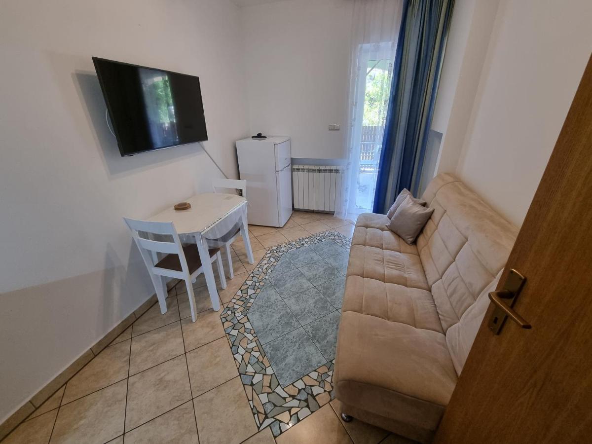 Ferienwohnung Apartman 2 Ližnjan Exterior foto