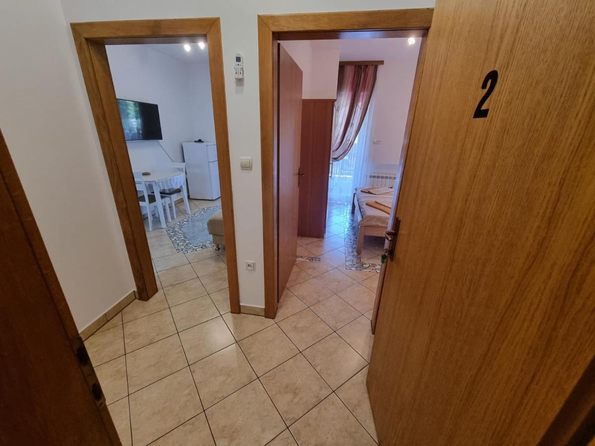 Ferienwohnung Apartman 2 Ližnjan Exterior foto